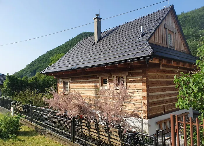 Drevenica Feriehus Tisovec